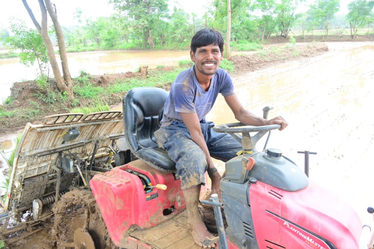 राजनांदगाव : किराए पर रोपा लगाने पर लगभग 1 लाख 20 हजार रूपए की हो रही अतिरिक्त आय…