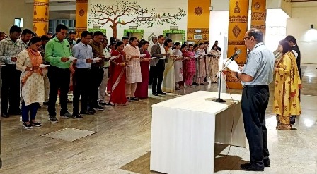 रायपुर : राष्ट्रीय एकता दिवस पर मंत्रालय में अधिकारी-कर्मचारियों ने शपथ ली…