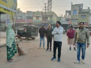 आयुक्त ने सुबह इंदिरा नगर व बसंतपुर में सफाई व्यवस्था का लिया जायजा…