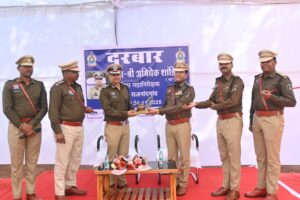 पुलिस महानिरीक्षक अभिषेक शांडिल्य ने किया जिला मोहला मानपुर अंबागढ़ चौकी का वार्षिक निरीक्षण…