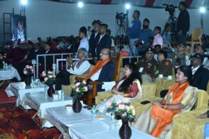 खैरागढ़ महोत्सव के समापन समारोह में महामहिम राज्यपाल रमेन डेका हुए शामिल…