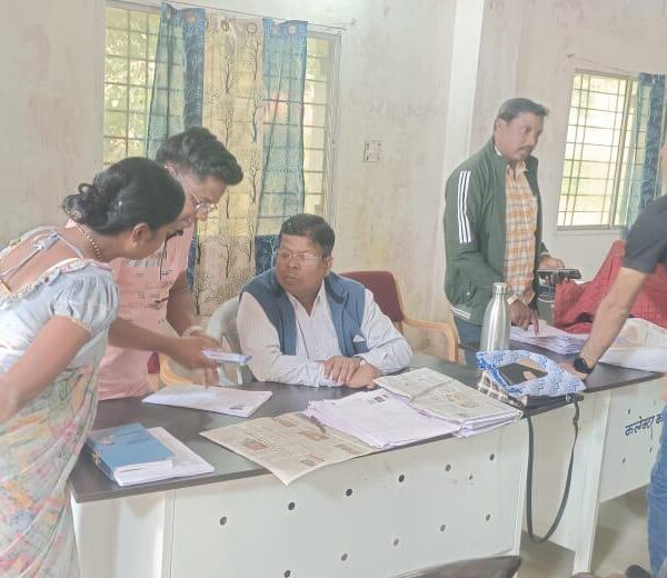 मानपुर–मोहला में मतदाता पुनरीक्षण कार्यक्रम के तहत राजस्व अधिकारियों ने किया औचक निरीक्षण…