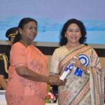 जल संरक्षण में बेहतर प्रदर्शन पर राष्ट्रपति द्वारा कलेक्टर दिव्या मिश्रा का सम्मान…