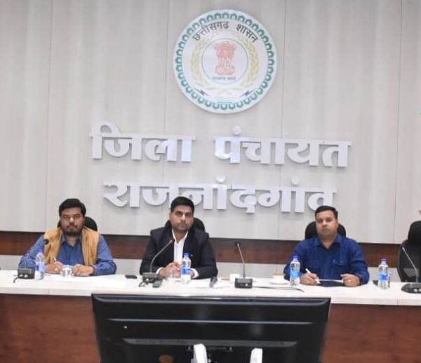 कलेक्टर की अध्यक्षता में समिति प्रबंधकों एवं डाटा एन्ट्री ऑपरेटरों का प्रशिक्षण सह समीक्षा बैठक संपन्न…