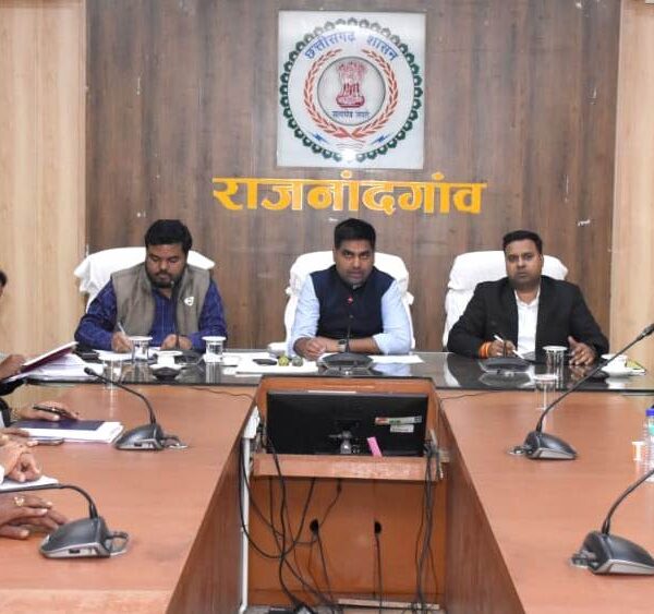 कलेक्टर ने मिलर्स के पंजीयन एवं धान उठाव के मद्देनजर जिले के सभी मिलर्स की बैठक ली…