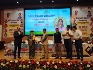 राज्य में प्रथम स्थान पाने पर बीसी सखी नागेश्वरी सिन्हा सम्मानित…