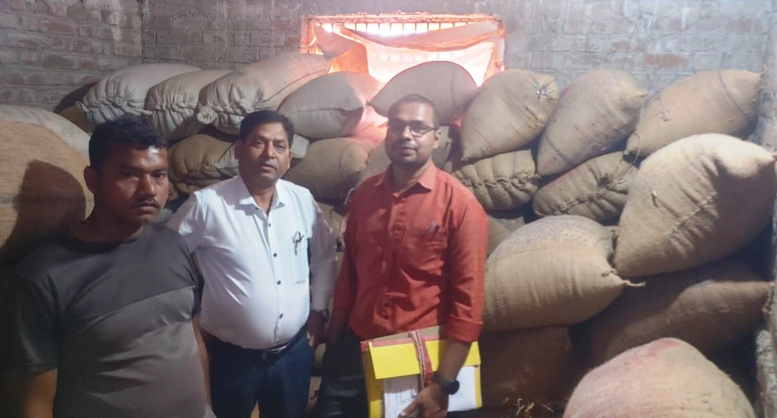 18 प्रकरणों में 75 लाख 86 हजार 320 रूपए मूल्य के 2447.20 क्विंटल अवैध धान एवं 4 वाहन जप्त…