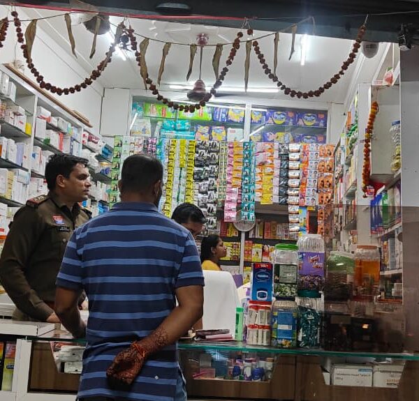 सुरगी चौकी व ड्रग्स विभाग की संयुक्त टीम का मेडिकल दुकानों पर आकस्मिक छापा…