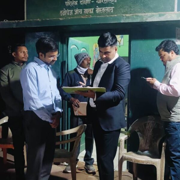 कलेक्टर ने आधी रात को अवैध धान परिवहन की रोकथाम के लिए बोरतलाव चेकपोस्ट का किया औचक निरीक्षण…