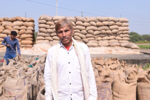 शासन की कृषक उन्नति योजना और समर्थन मूल्य पर धान खरीदी से छोटे किसान भी प्रगति की ओर अग्रसर – किसान भोजराम…