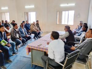 साल्हेवारा स्कूल में एम जनमन अंतर्गत PVGT क्षेत्र में जाति एवं निवास प्रमाण पत्र की समीक्षा बैठक संपन्न…