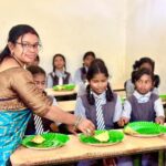 रायपुर : शिक्षिका ने अपने जन्मदिवस पर दिया न्यौता भोज…