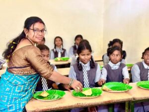 रायपुर : शिक्षिका ने अपने जन्मदिवस पर दिया न्यौता भोज…
