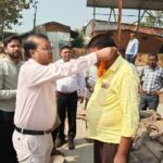 सक्ती : देवरघटा धान उपार्जन केन्द्र पहुंचकर किसान को माला पहनाकर कलेक्टर ने धान खरीदी कार्य का किया शुभारंभ…