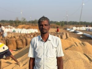 रायपुर : किसान छबीलाल बारी ने समर्थन मूल्य पर धान खरीदी नीति की सराहना…