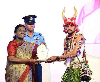 रायपुर : लोक कला महोत्सव में लिंगों घोटुल मांदरी नृत्य दल प्रथम कोण्डागांव जिले का बढ़ाया मान…