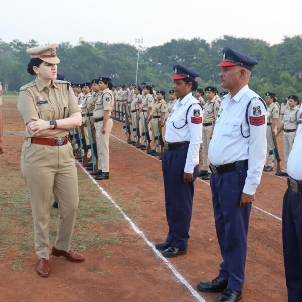 राजनंदगांव : एस.पी. द्वारा रक्षित केन्द्र के विभिन्न शाखाओं का किया गया भ्रमण एवं निरीक्षण…