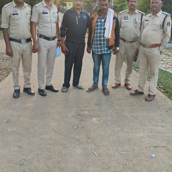 राजनांदगांव : आरोपी द्वारा मिटिंग में दण्डित करने व पुराने विवाद का बदला लेने धारदार हथियार से वार करकिया गया हत्या…