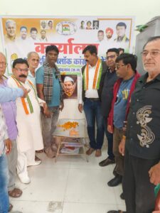 कांग्रेसी कार्यकर्ताओं ने डॉ. राजेंद्र प्रसाद की जयंती पर दी श्रद्धांजलि…