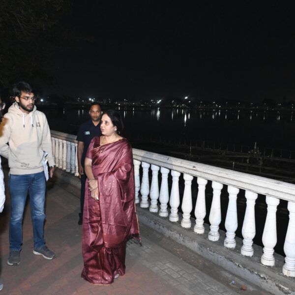 महापौर ऐतिहासिक बूढ़ातालाब में पूर्व वर्ती सरकार द्वारा लगवाए गए 5 करोड़ के फाउंटेन कीजानकारी लेने स्थल पहुंची…