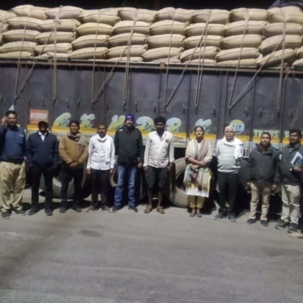 चिल्पी चेक पोस्ट पर पकड़ी गई अवैध धान की खेप, ट्रक से 336 क्विंटल धान जप्त…