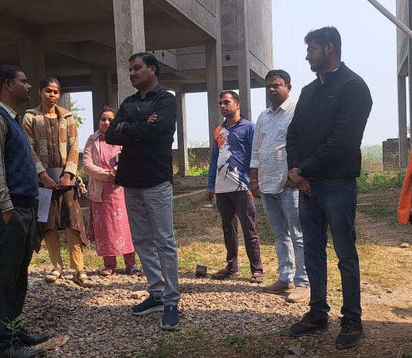 रेवाडीह में निर्माणाधीन आवास का महापौर ने किया निरीक्षण…