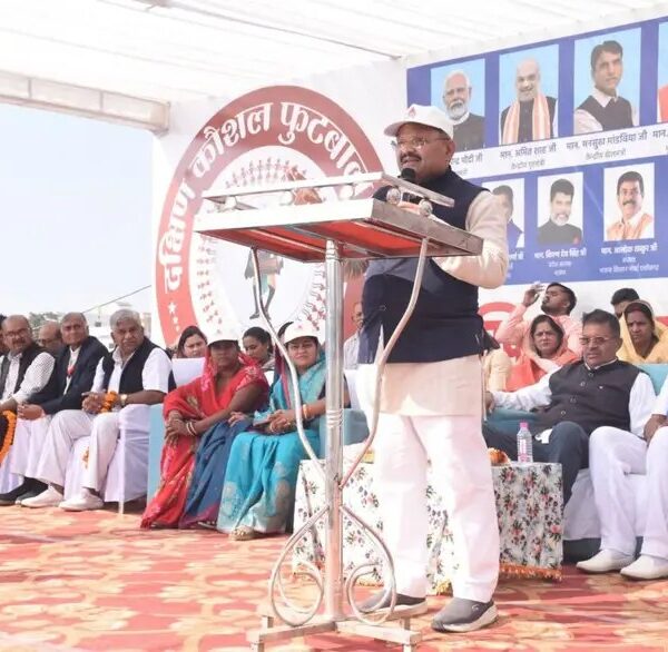 सांसद ने सांसद खेल महोत्सव के अंतर्गत अखिल भारतीय फुटबाल प्रतियोगिता का किया शुभारंभ…