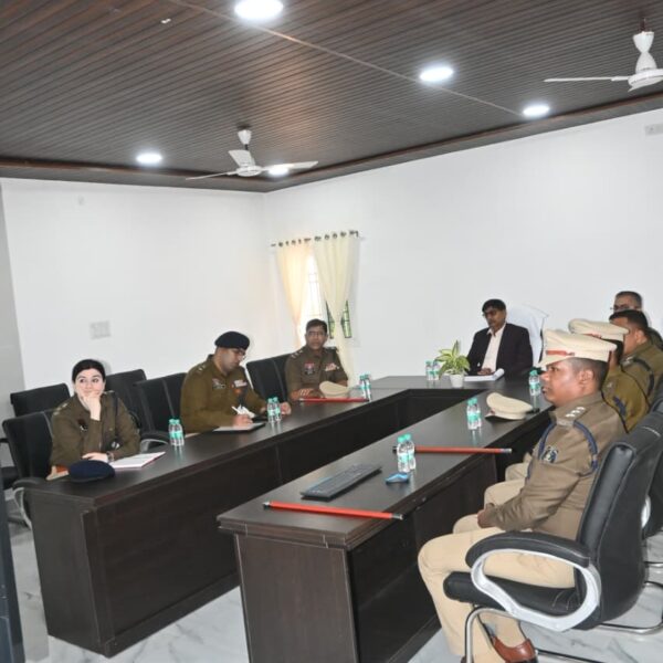 नक्सल उन्मूलन के साथ एसपी और अन्य ऑफिसर सामाजिक दायित्व&hellip;