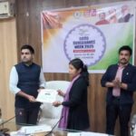 ग्रामीण अधिकारियों और कर्मचारियों को कलेक्टर ने किया सम्मानित…