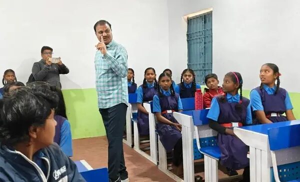 सरकारी स्कूलों में प्राईवेट स्कूलों के समान अधोसंरचना विकास एवं ई-लर्निंग से अध्यापन पर फोकस – मधुसूदन यादव…