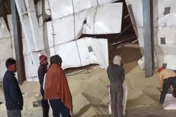 महराजपुर राइस मिल मे वजनी टापा गिरने से एक की&hellip;