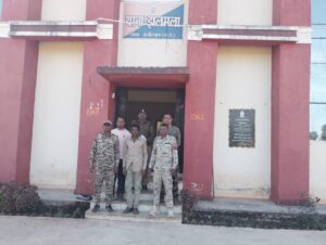 तीन युवकों पर धारदार टंगिया से जानलेवा हमला करने वाला आरोपी गिरफ्तार…