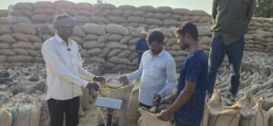 किसान अजय कुमार इस वर्ष धान बिक्री की राशि से अपने भतीजे की करेंगे शादी…