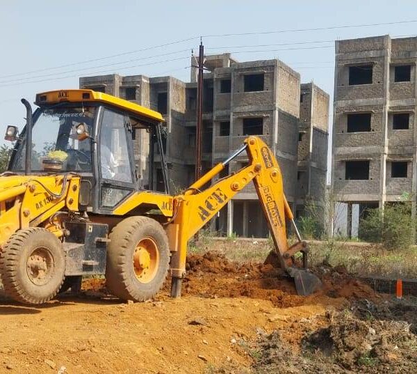 अवैध कॉलोनियों पर चला प्रशासन का बुलडोजर…