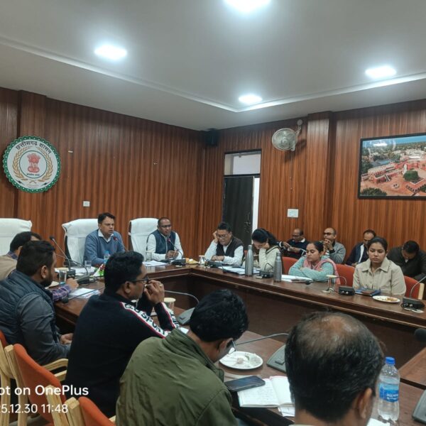 समय-सीमा की बैठक में प्रशासनिक कार्यों की समीक्षा, योजनाओं में&hellip;