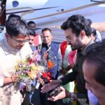 रायपुर : वित्त मंत्री श्री ओपी चौधरी का जशपुर आगडीह हवाई पट्टी में हुआ आत्मीय स्वागत…