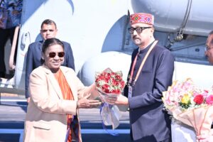 रायपुर : राष्ट्रपति द्रौपदी मुर्मू का आत्मीय स्वागत…