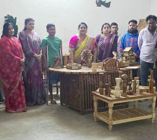 छत्तीसगढ़ हस्तशिल्प विकास बोर्ड की अध्यक्ष शालिनी राजपूत जिले के हस्तशिल्पियों से हुई रूबरू…