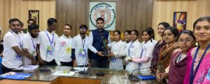 कलेक्टर से युवोदय स्वयंसेवियों ने की सौजन्य भेंट…