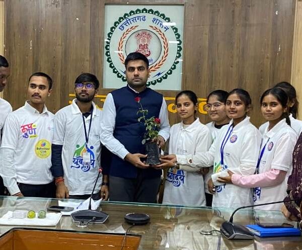 कलेक्टर से युवोदय स्वयंसेवियों ने की सौजन्य भेंट…