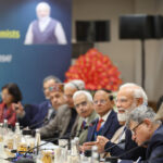 प्रधानमंत्री नरेन्द्र मोदी ने नीति आयोग में प्रख्यात अर्थशास्त्रियों से भेंट की…