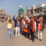 शिवसेना ने बांग्लादेश के प्रधानमंत्री का पुतला फूंका…