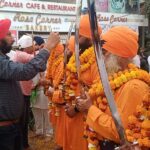 गुरू गोविंद सिंह की शोभायात्रा का कांग्रेसजनों ने पुष्प वर्षा से किया स्वागत…