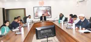 खरीदी केंद्रों से नियमित धान उठाव पर हो फोकस – कलेक्टर गोपाल वर्मा…