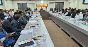 योजनाओं के प्रभावी क्रियान्वयन के साथ पात्र हितग्राहियों को करें लाभान्वित-कलेक्टर तुलिका प्रजापति…