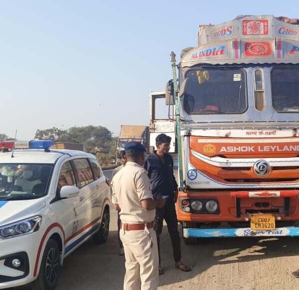 कलेक्टर के निर्देशानुसार परिवहन विभाग द्वारा सड़क सुरक्षा माह के तहत चलाया गया सघन जांच अभियान…