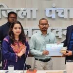 कलेक्टर ने उत्कृष्ट कार्य करने वाले अधिकारियों-कर्मचारियों को प्रशस्ति पत्र&hellip;