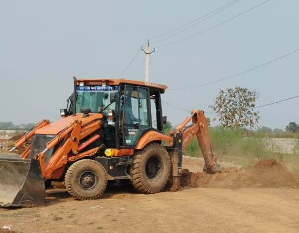 पार्रीकला की 5एकड अवैध प्लाटिंग पर चला बुलडोजर…