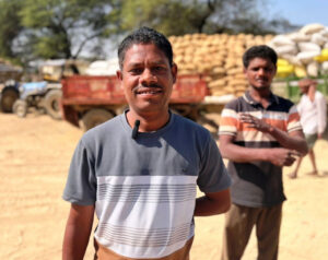 रायपुर : अमित ने बताया, मोबाइल से ऑनलाइन टोकन खुद काटकर केंद्र में निर्बाध रूप से बेचा धान…