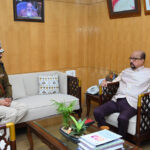 रायपुर : राज्यपाल श्री डेका से नवनियुक्त पुलिस कमिश्नर श्री शुक्ला ने की सौजन्य भेंट…